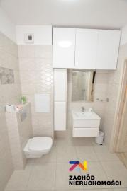 Przestronna Kawalerka 40 M2 W Apartamentowcu